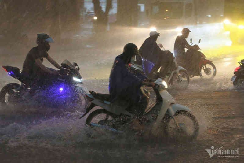 Dự báo thời tiết ngày mai 18/5/2025: Mưa lớn xối xả ở miền Bắc và Thanh Hóa