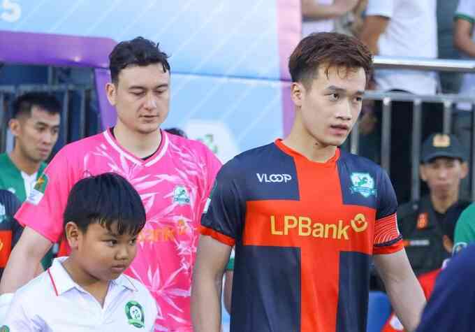 Hoàng Đức, Văn Lâm vô địch hạng Nhất sớm ba vòng