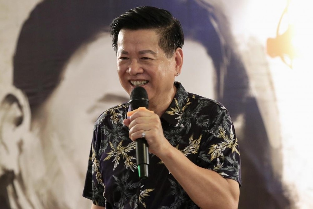 Peter Pho trở lại với tản văn kể chuyện đời thường "Chém theo chiều gió"