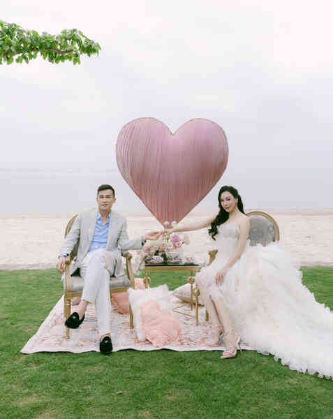Hồ Quỳnh Hương ra MV cưới