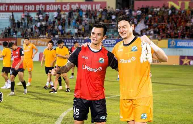Đặng Văn Lâm muốn vô địch V-League cùng Ninh Bình