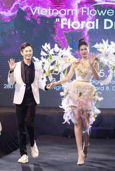 Hoa hậu Thiên Ân diện váy đính hoa, được khen khi trở lại sàn catwalk