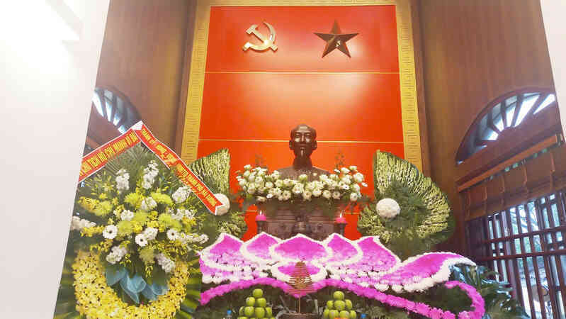 Lãnh đạo, nhân dân TP. Hải Dương dâng hương tưởng niệm Chủ tịch Hồ Chí Minh