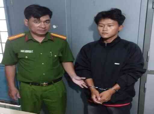 Đâm trọng thương người tình của mẹ