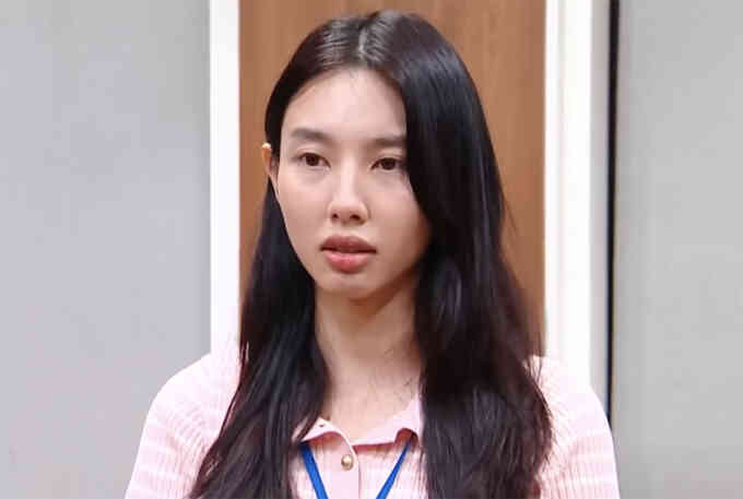 Hoa hậu Thùy Tiên né trách nhiệm trong thương vụ kẹo Kera như thế nào?