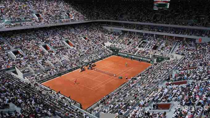 Các tay vợt không hài lòng với tiền thưởng Roland Garros