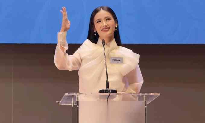 Ý Nhi thuyết trình 