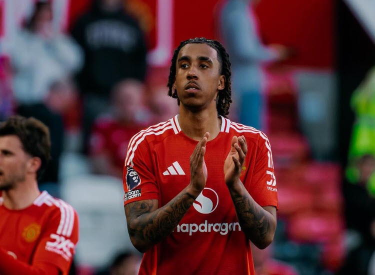HLV Amorim mắc sai lầm chết người, Man Utd mất chức vô địch