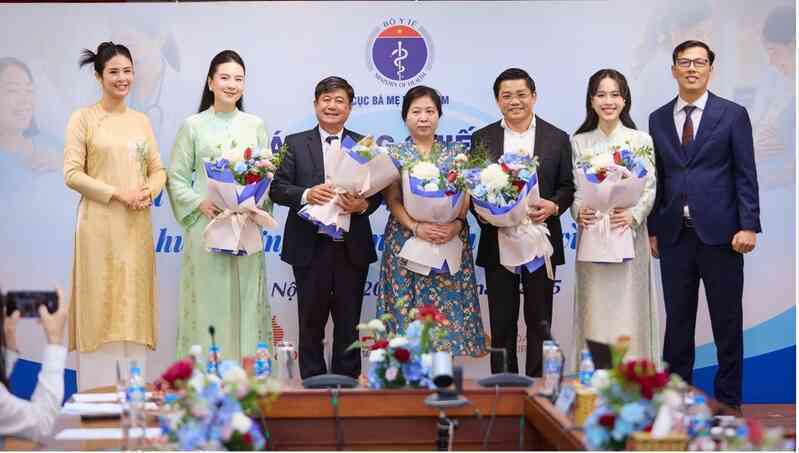 Chiến dịch "Yêu thương mỗi ngày - Mẹ khỏe, bé ngoan"