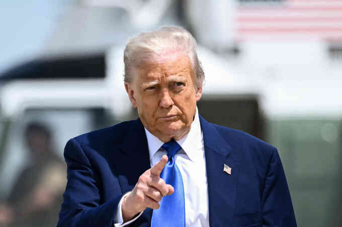 Ông Trump dọa áp thuế 50% với châu Âu