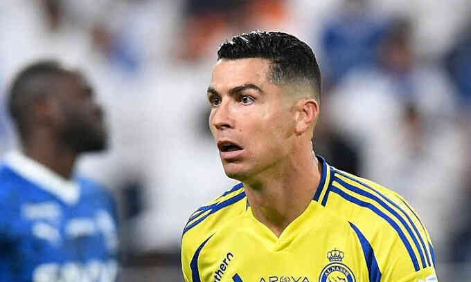 Al Nassr đề nghị giảm hơn nửa lương của Ronaldo