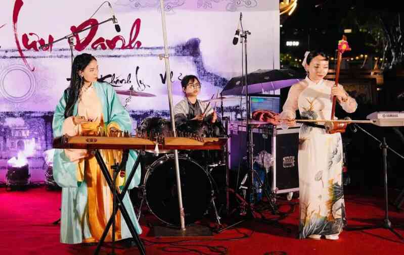 "Sử đá lưu danh": Khi rock và đạo học gặp nhau giữa di sản