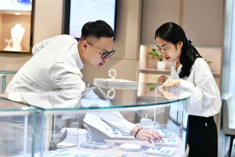 Giá vàng hôm nay 25/5/2025 USD lao dốc, vàng và Bitcoin lên ngôi
