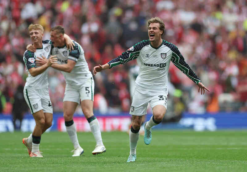 Xác định đội bóng cuối cùng thăng hạng Premier League