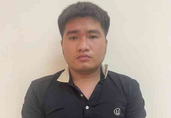 Dùng kim tiêm đâm 5 học sinh