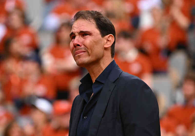 Rafael Nadal khóc nức nở, được "Big Four" tôn vinh
