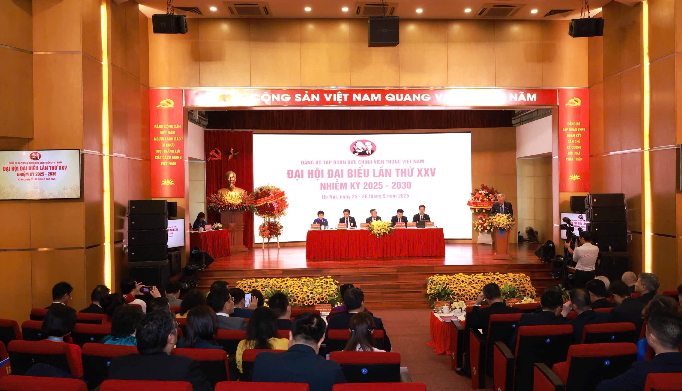 VNPT cùng đất nước vươn mình trong kỷ nguyên số