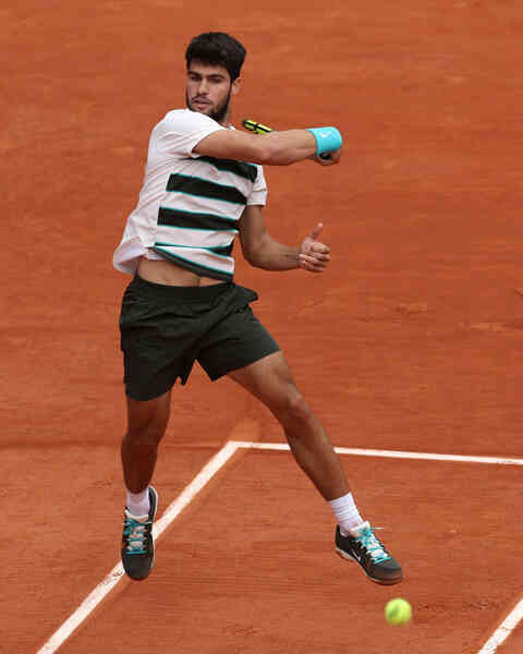 Alcaraz, Sinner ra quân ấn tượng tại Roland Garros