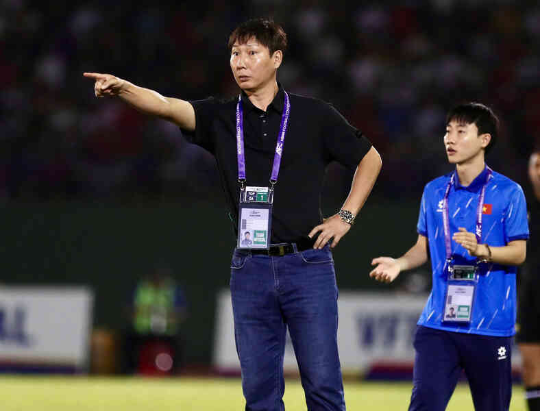 Tuyển Việt Nam lùi ngày tập trung, 