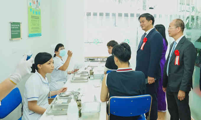 Bệnh viện Bạch Mai mở dịch vụ tiêm chủng vaccine