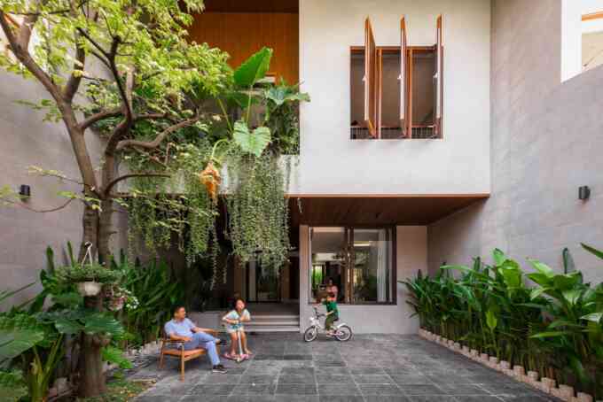 Xây nhà cho ba thế hệ