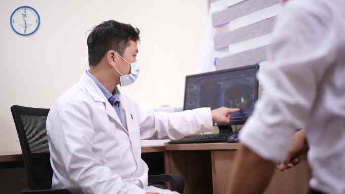 5 tư thế ngồi gây hại cho cột sống