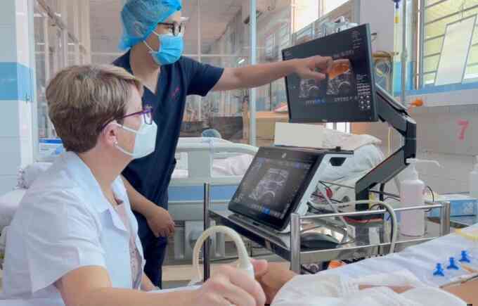 AI - công cụ tiềm năng trong cuộc chiến với dịch bệnh