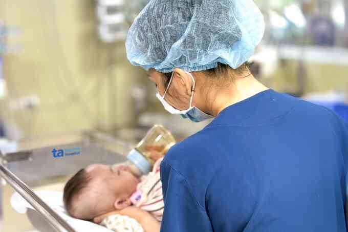 Cách chăm sóc trẻ sơ sinh thở khò khè
