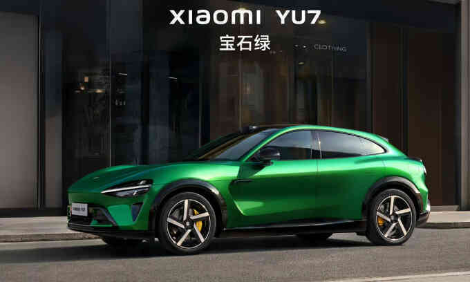 SUV của Xiaomi bị chê sao chép xe Ferrari