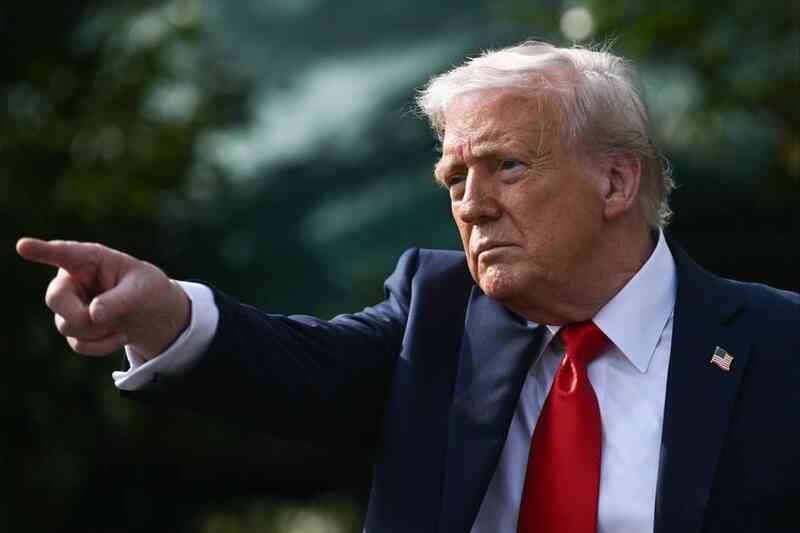 Tổng thống Mỹ Donald Trump quyết tước quyền miễn thuế của ĐH Harvard