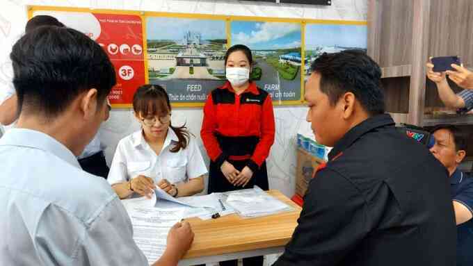 Cửa hàng kinh doanh thịt heo C.P. ở Sóc Trăng bị kiểm tra