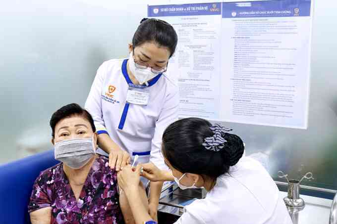 Phòng bệnh hô hấp tuổi xế chiều