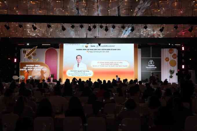 Hội thảo tư vấn bổ sung canxi, năng lượng thu hút 1.300 dược sĩ