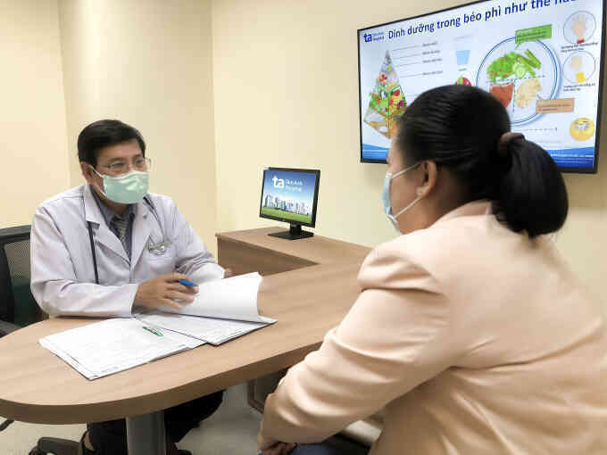 Sẹo chằng chịt sau hút mỡ giảm béo