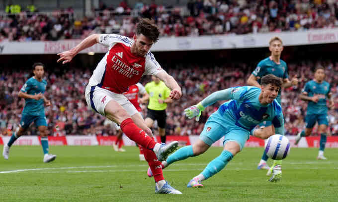 Arsenal thua trận thứ hai liên tiếp