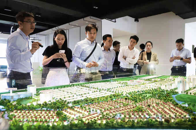 Chủ đầu tư bất động sản đua nhau bung hàng