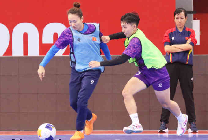 Futsal nữ Việt Nam bắt đầu chinh phục vé World Cup
