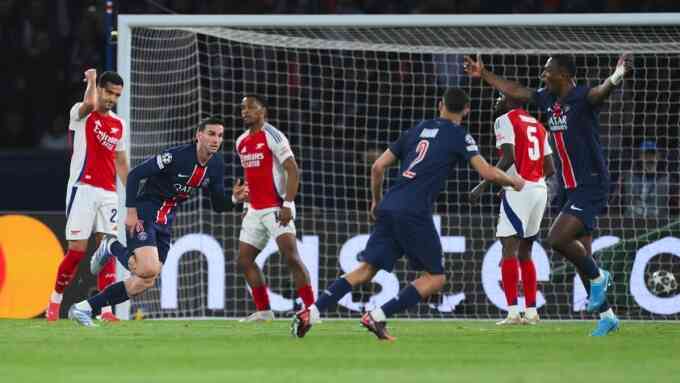 HLV Wenger: `Arsenal thua tâm phục`