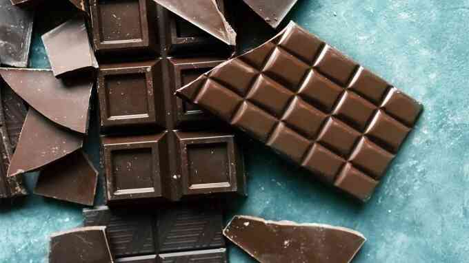 Lợi ích và rủi ro sức khỏe khi ăn chocolate đen