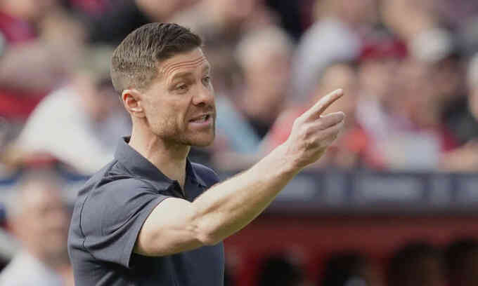 HLV Xabi Alonso chia tay Leverkusen