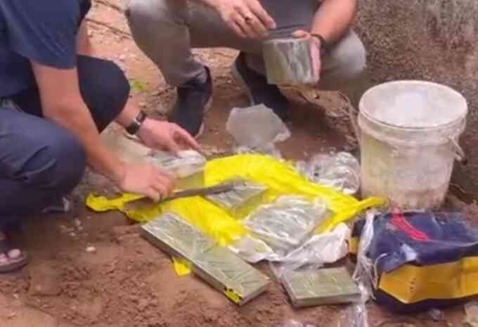 Thêm 13 bánh heroin chôn dưới đất bị phát hiện trong vụ án Bùi Đình Khánh