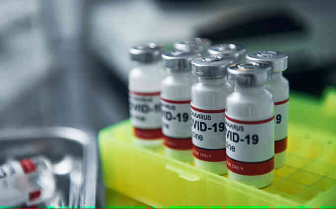FDA chấp thuận vaccine Covid-19 mới của Moderna