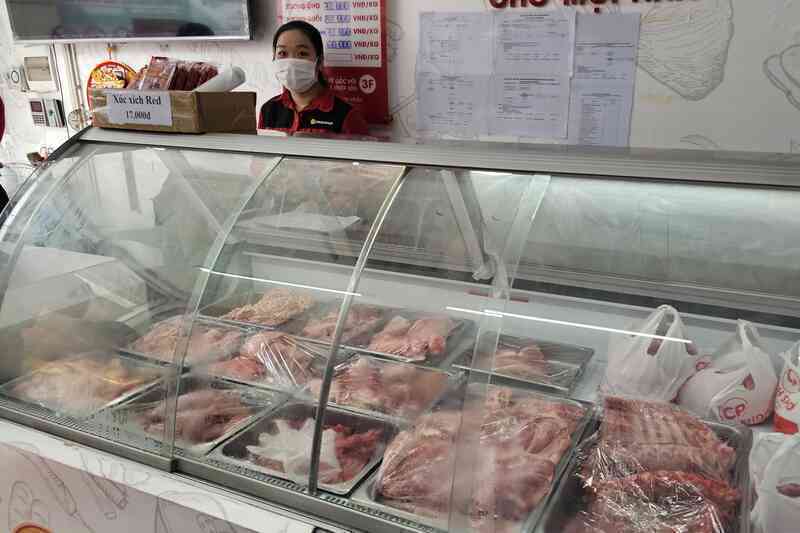 Vụ Công ty C.P. bị tố bán heo bệnh: Chi cục Thú y vùng 7 lấy mẫu xét nghiệm