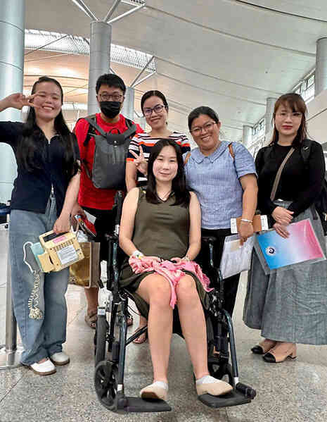 Bác sĩ Việt Nam đưa bà bầu thông tim thai về Singapore