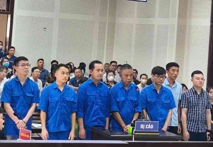 Hai đời giám đốc rút ruột ngân sách bằng 101 hợp đồng khống