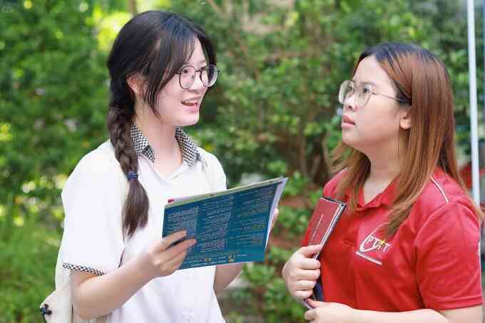 Một trường cấp học bổng tới 500 triệu đồng cho tân sinh viên
