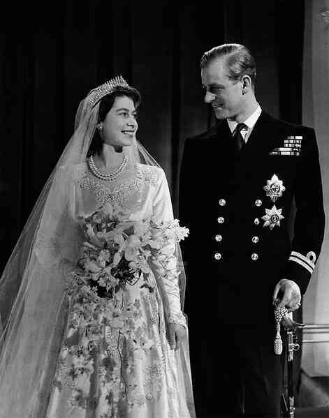 Sự cố "hú vía" từng suýt phá hỏng đám cưới của Nữ hoàng Anh Elizabeth II