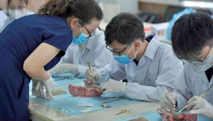 Trường Y Dược, ĐH Quốc gia Hà Nội lần đầu xét tổ hợp có Tiếng Anh