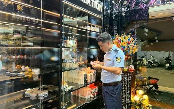Chủ thương hiệu trang điểm nổi tiếng Hà Nội bán mỹ phẩm nhập lậu
