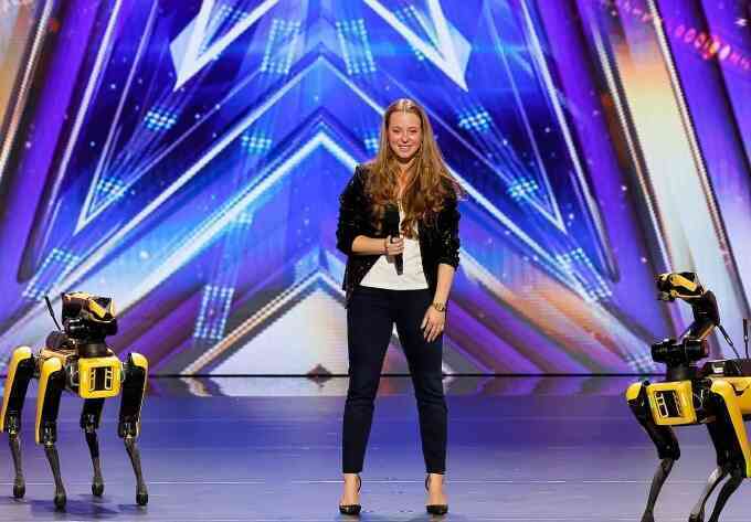 Đàn chó robot nhảy ở America`s Got Talent